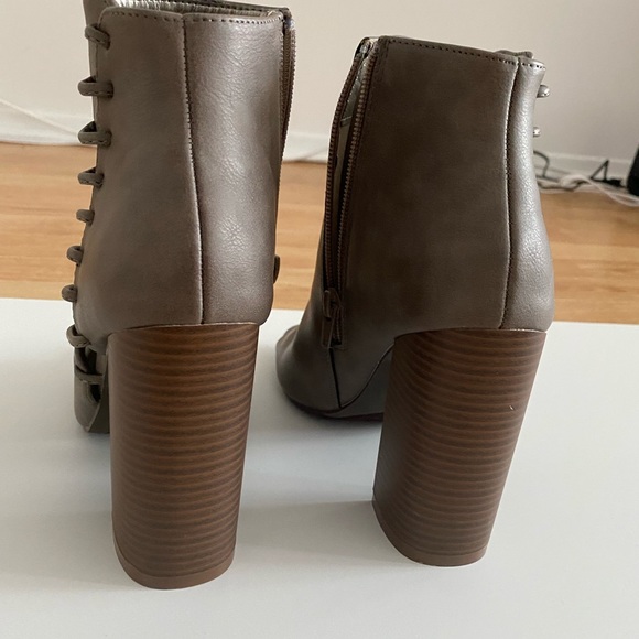 Nice open toes booties - Picture 4 of 6